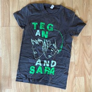 Tegan and Sara shortsleeved Tee T-shirt size S charcoal dark grey